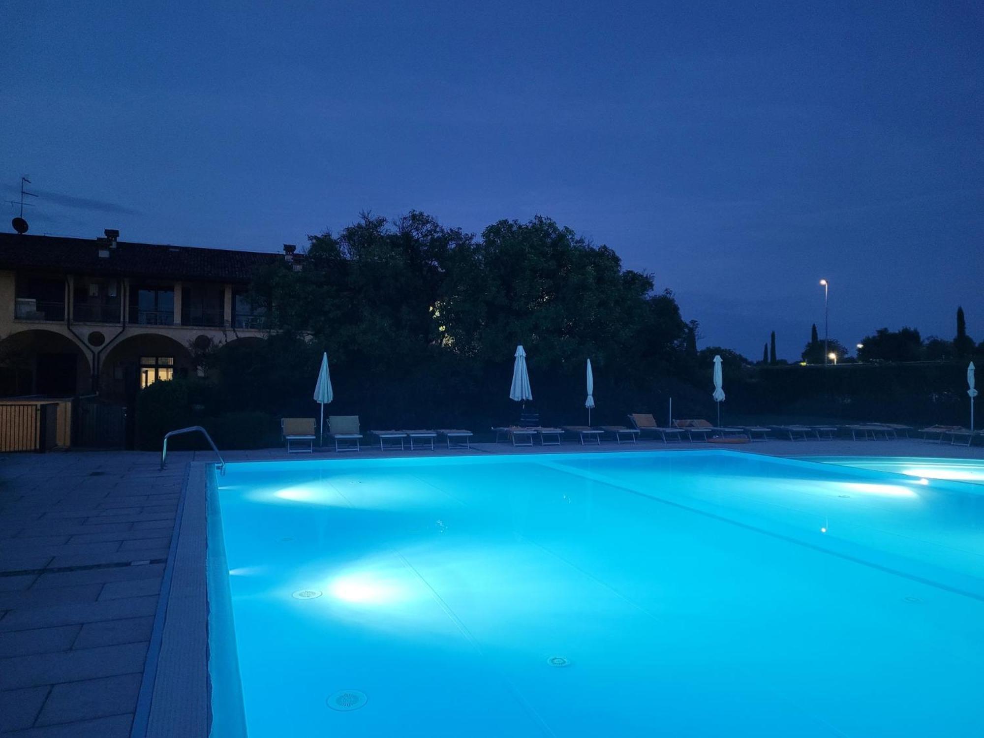 리볼텔라 Dolce Blu Sirmione 아파트 외부 사진